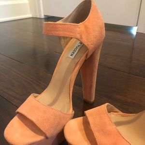 Steve Madden coral pumps